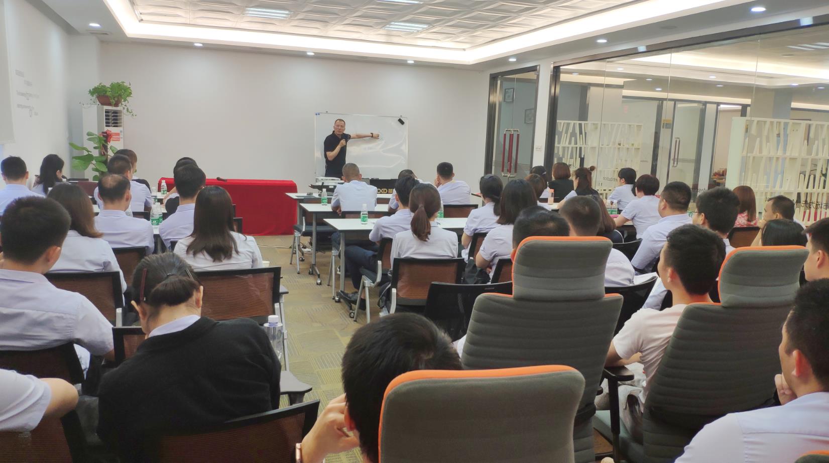 郭振發董事長做最后總結 郭振發董事長做最后總結