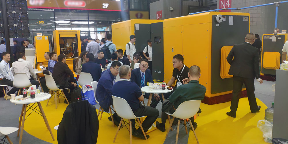 展會現(xiàn)場6.jpg 展會現(xiàn)場6.jpg